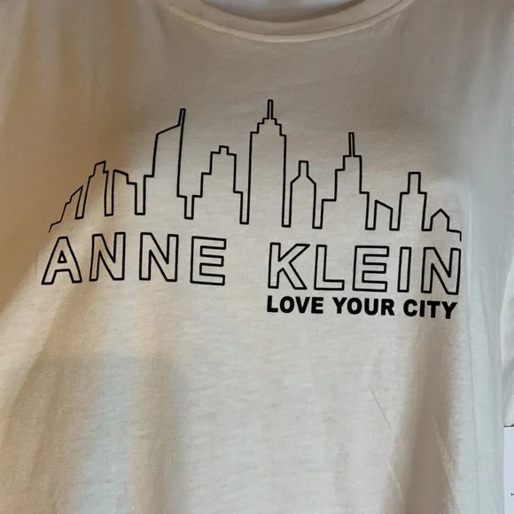 3/$20 Anne Klein M Cityscape Tee - Picture 3 of 10